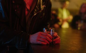 Polineuropatia alkoholowa – czym jest? alkoholik