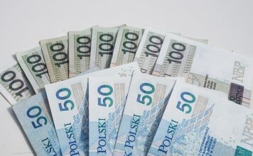 Jakie zarobki w kwiaciarni? Jakie zarobki w kwiaciarni?