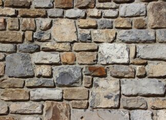 Jak blisko płotu można budować? Jak blisko płotu można budować?