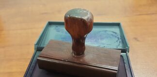 Czy notariusz może podzielić działkę?