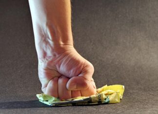 Ile metrów od płotu można postawić wiatę?