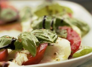 Czy ocet wypali trawę?