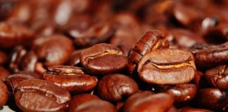 Jak zrobić pieczone gruszki z czekoladą?