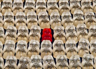 Co dodać do ubitej śmietany zamiast żelatyny? Co dodać do ubitej śmietany zamiast żelatyny?